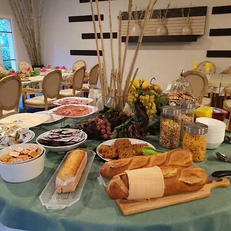Restaurant Rose Des Pyrenees 酒店 波尔维恩卡维亚克