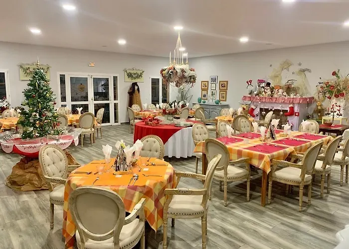 ホテル Restaurant Rose Des Pyrenees ベルヴィアンヌ・エ・カヴィラック